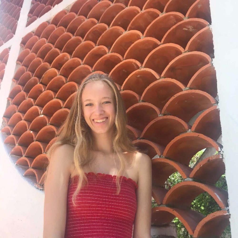 Meet your Posher, Alexandra
